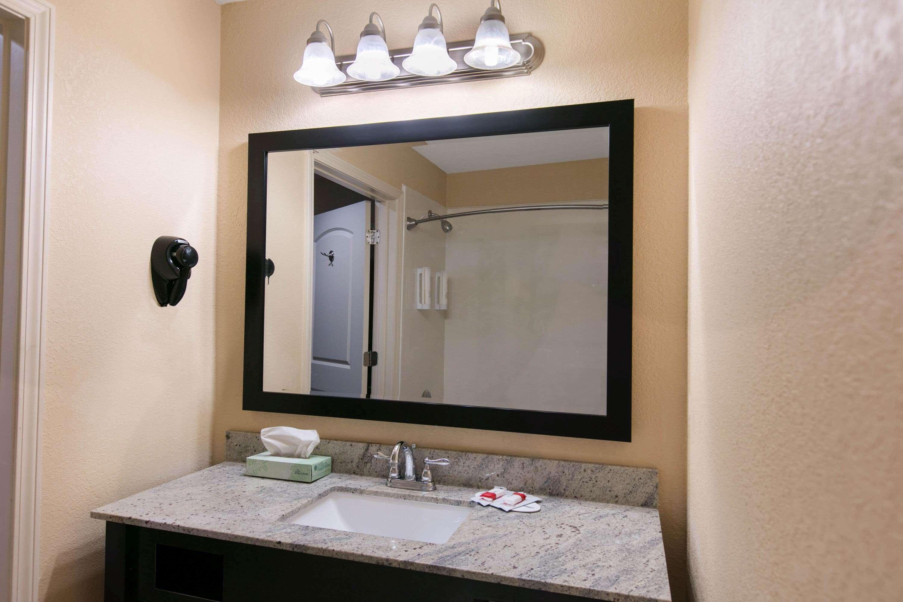 Days Inn & Suites By Wyndham Florence/Jackson Area Luaran gambar